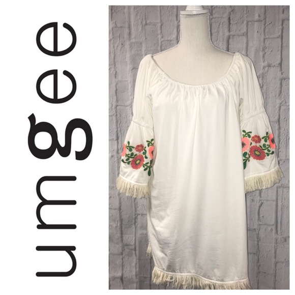 Umgee Tops - NWT Umgee Cream Embroidered Floral Fringe Tunic